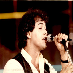 Φεστιβάλ Ελληνικού Τραγουδιού Παράλληλο  Πρόγραμμα Γιάννης Πάριος:Φωτογραφία 1