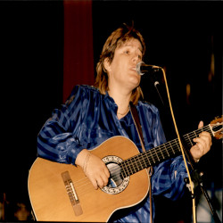 Διάφορα Φεστιβάλ Ελληνικου Τραγουδιού:Φωτογραφία 7