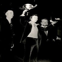 16ο Φεστιβάλ Ελληνικού Τραγουδιού 1977 Παλαί Ντε Σπορ:Φωτογραφία 2