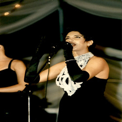 33ο Φεστιβάλ Τραγουδιού Ερμηνευτές 1994:Φωτογραφία 1